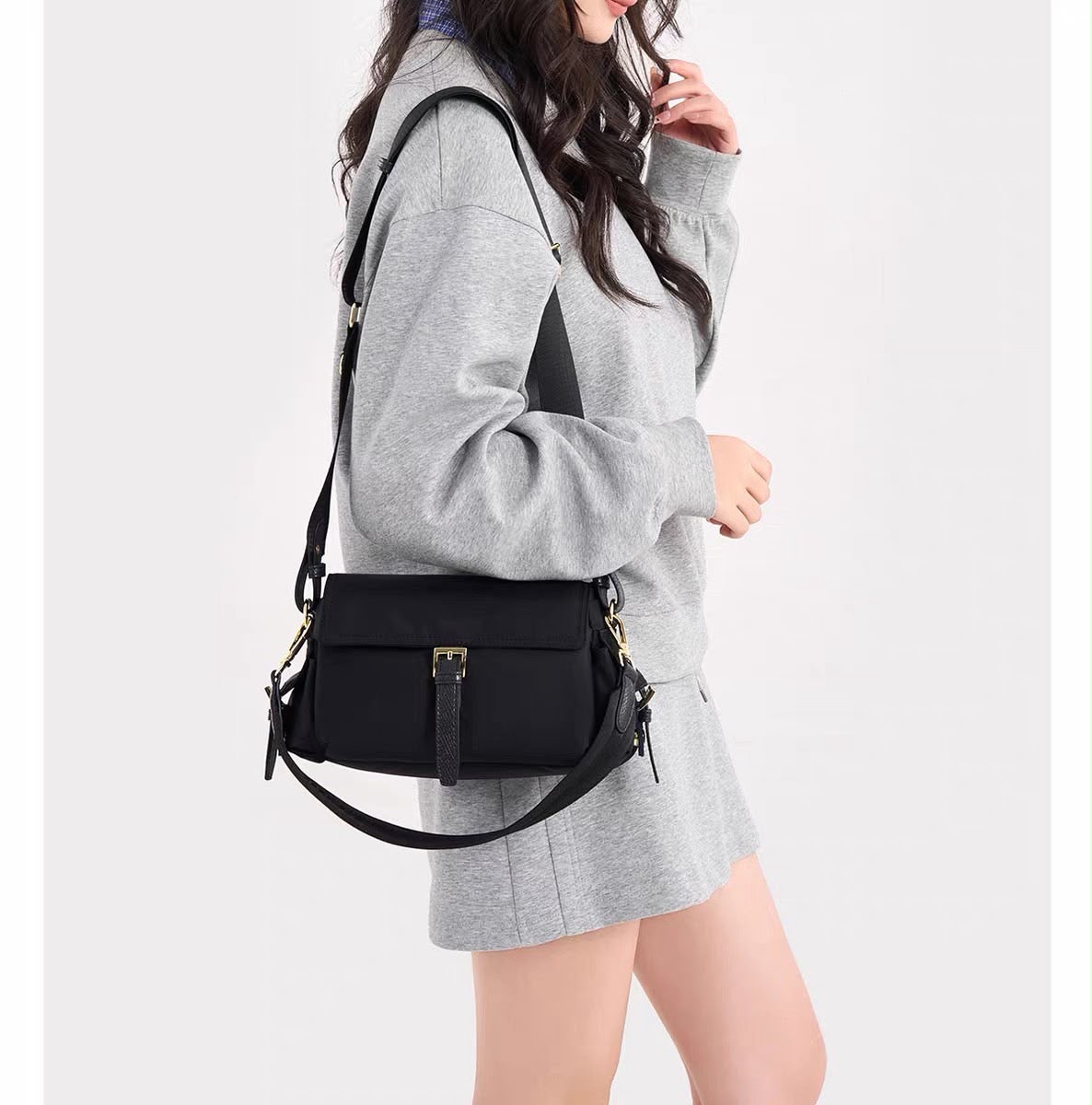 Nylon shoulder bag